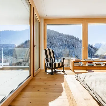 Вилла Modern 4br With Mountain Views In Давос