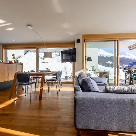 New Modern 4br With Mountain Views In Villa *