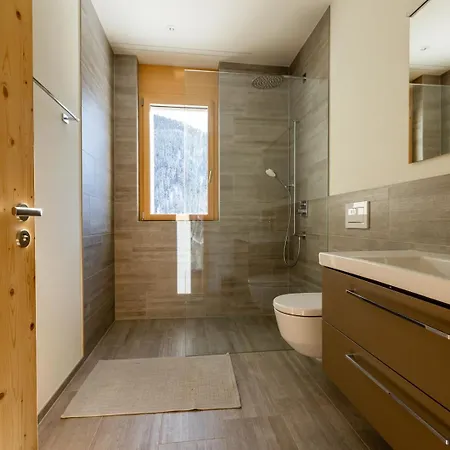 New Modern 4br With Mountain Views In Villa Davos