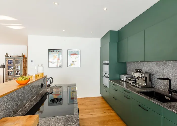 New Modern 4br With Mountain Views In Davos