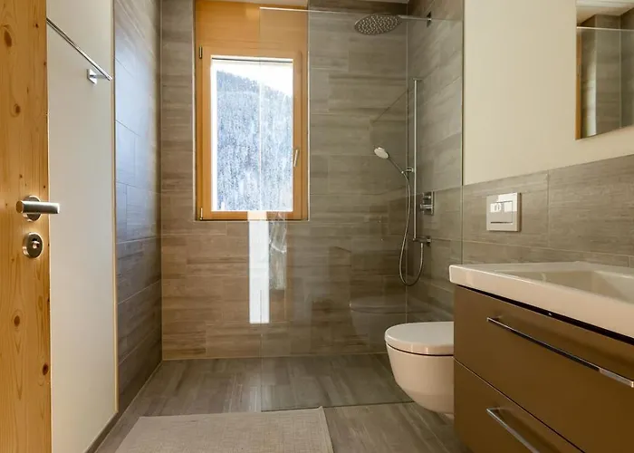 New Modern 4br With Mountain Views In וילה דאבוס